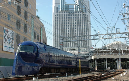 1990年:「南海サウスタワーホテル大阪(現スイスホテル南海大阪)」開業